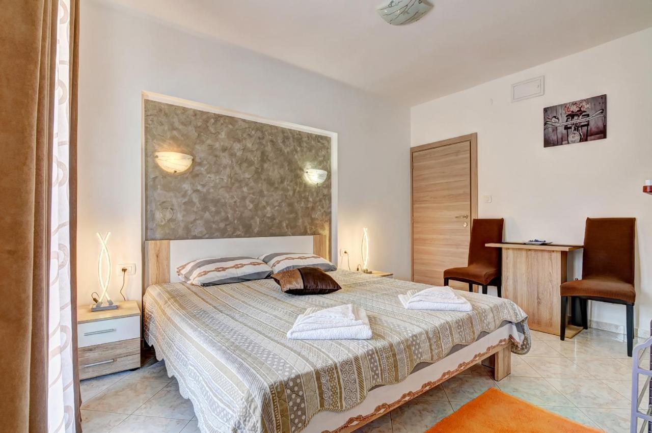 Apartments Kajfes Fažana Εξωτερικό φωτογραφία