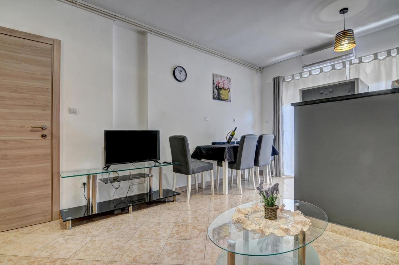 Apartments Kajfes Fažana Εξωτερικό φωτογραφία