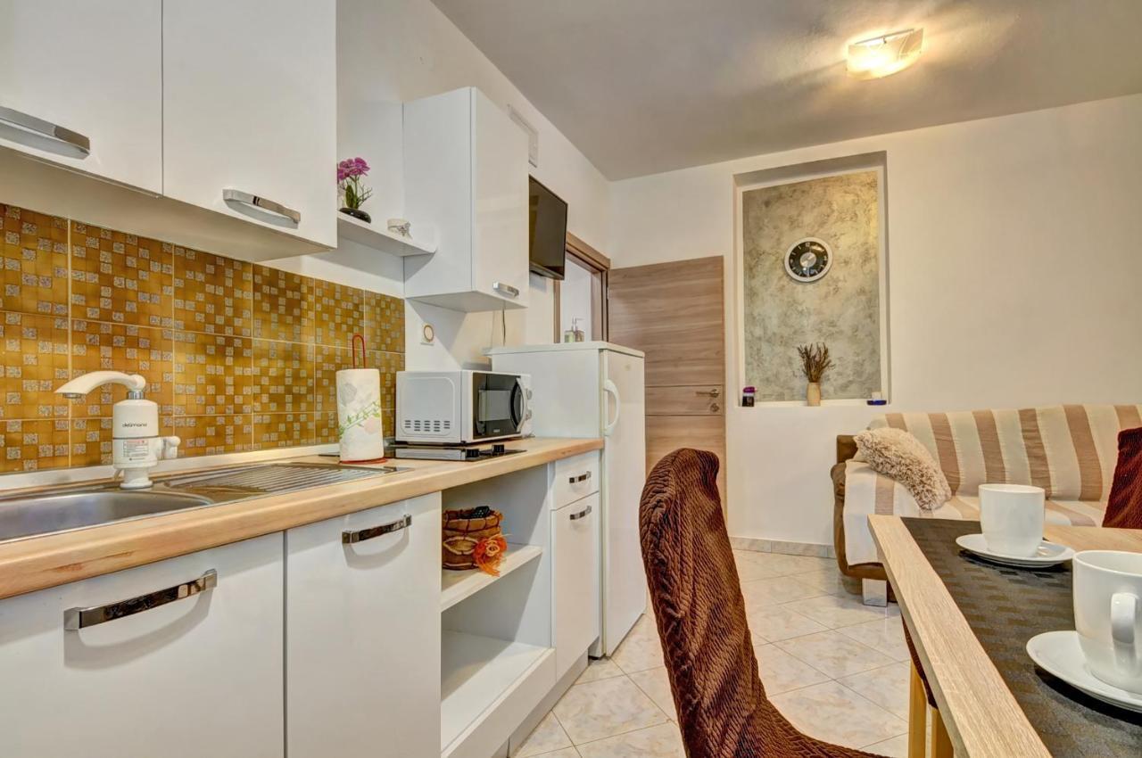 Apartments Kajfes Fažana Εξωτερικό φωτογραφία